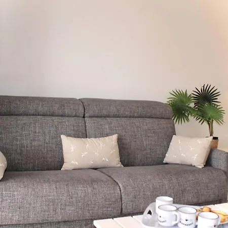 Apartment 2 Pieces Avec Parking Et Climatisation Pres De La - Fr-1-252a-117 *