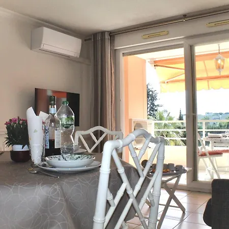 2 Pieces Avec Parking Et Climatisation Pres De La - Fr-1-252a-117 Apartment